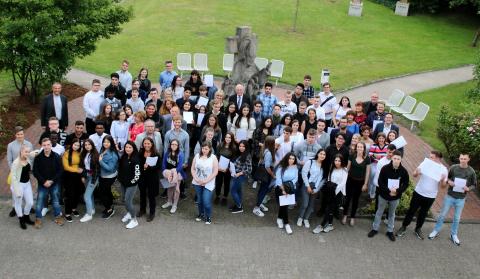 Kommende-Stiftung beneVolens verleiht Diplome an Dortmunder und Kamener Schülerinnen und Schüler